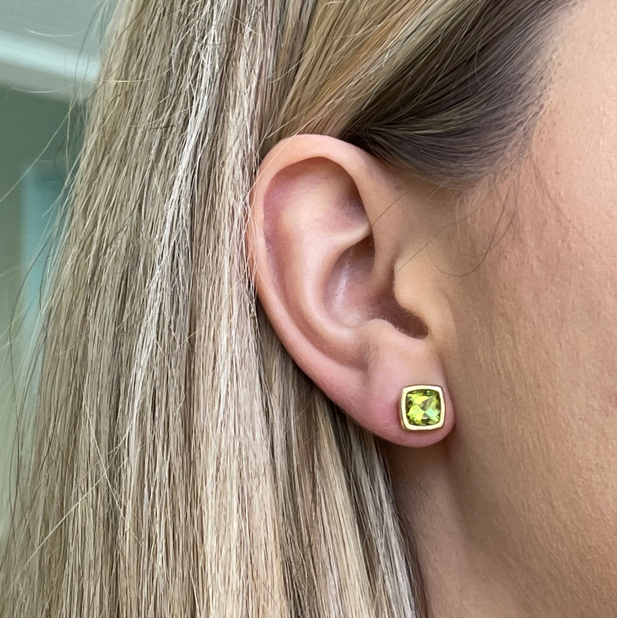 A & Furst - Gaia - Stud Earrings with Peridot, 18k Yellow Gold