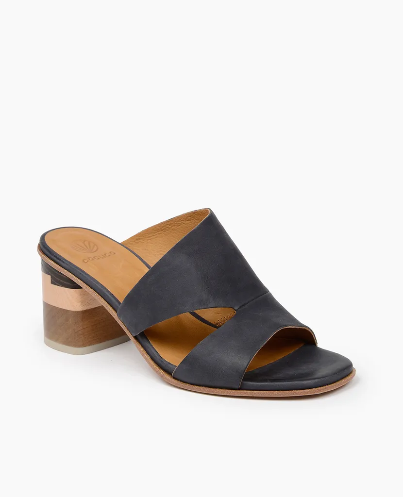 Barrel Sandal