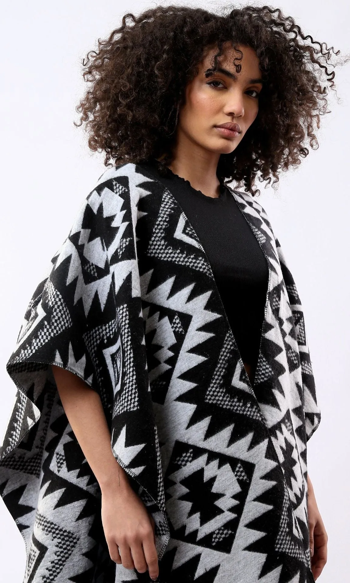 O178414 Geometric Grey & Black Slip On Hooded Shawl