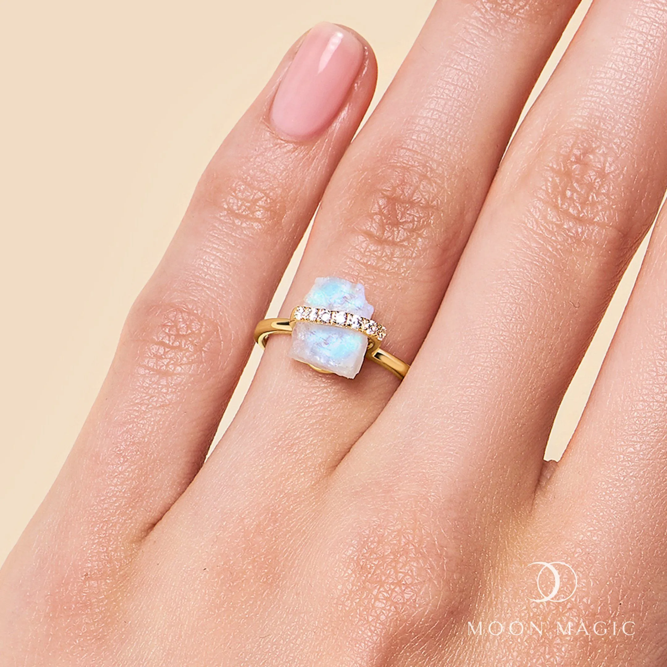 Raw Crystal Ring - Sassy Moonstone